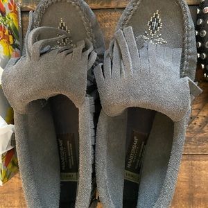 Manitobah Mukluk moccasins size M/L.  8 1/2